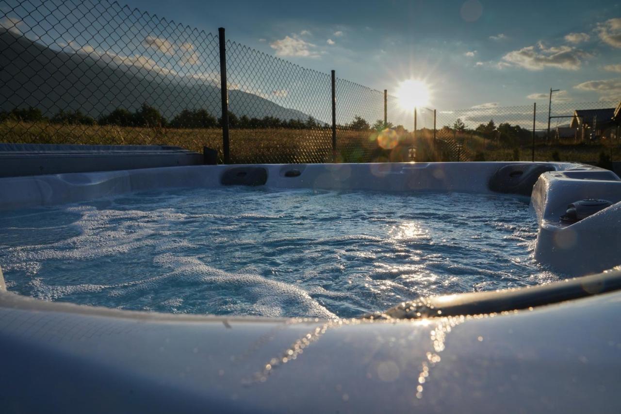 Mountain Aleksia- With Jacuzzi * Razlog